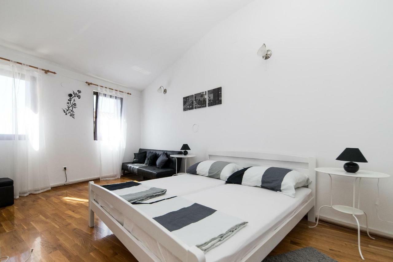 Apartmani Kristina Crikvenica Eksteriør bilde
